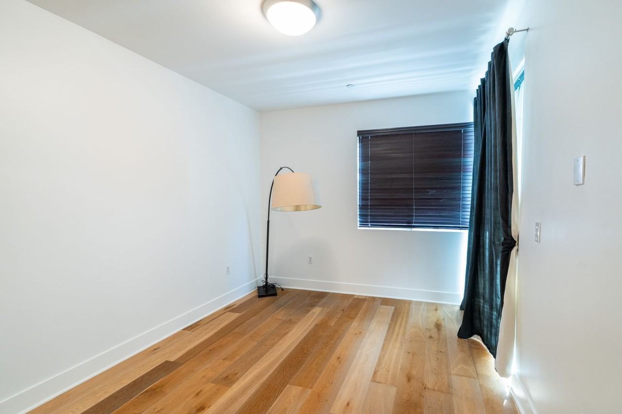 7133 Hawthorn Ave #206 - Photo 7 of 21