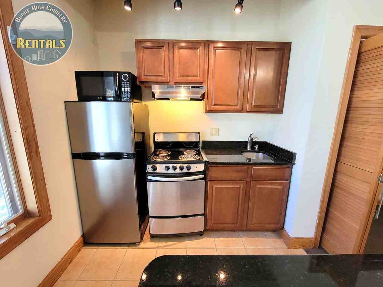 675 Whispering Hills Rd - Photo 7 of 16