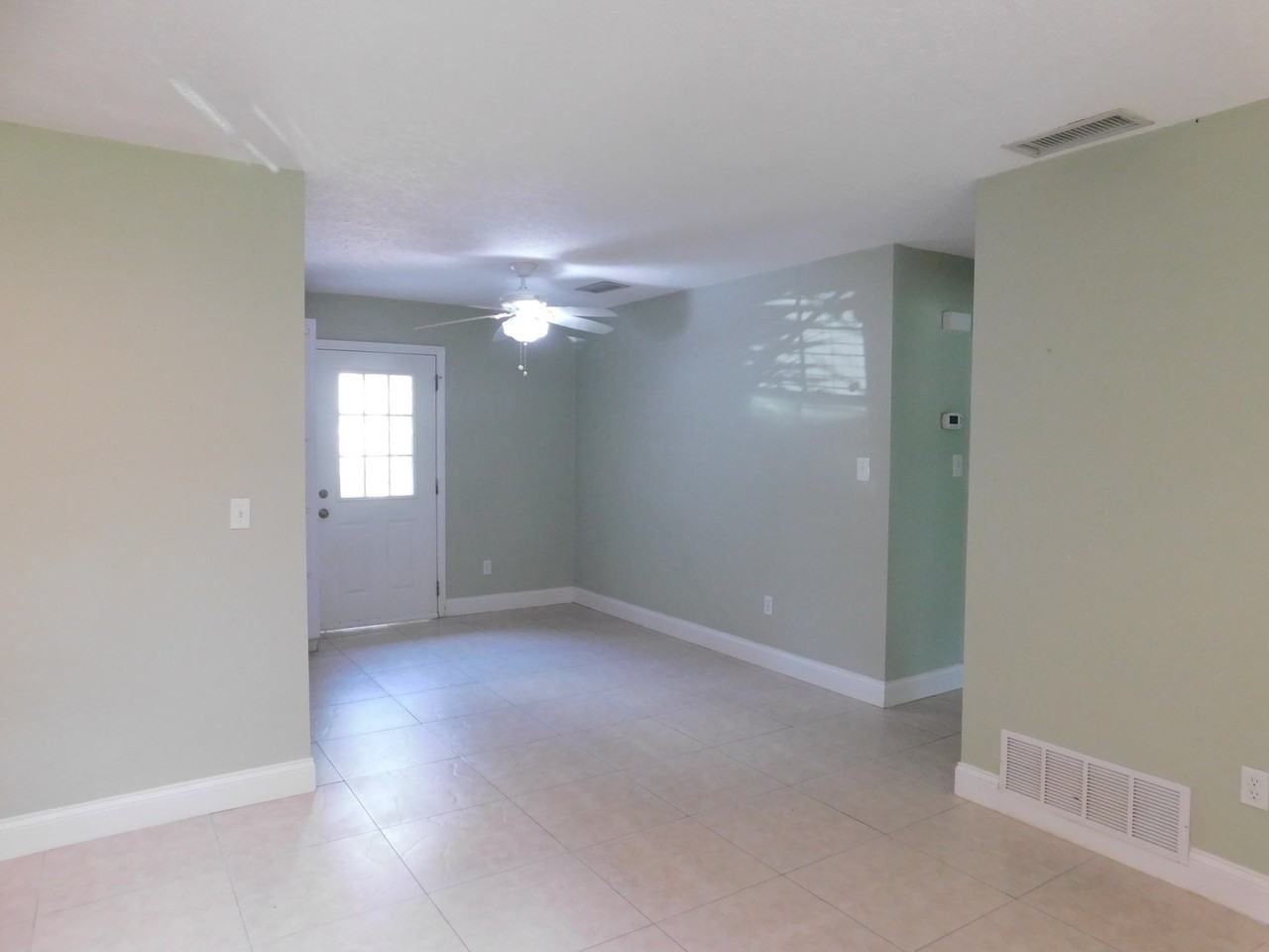 565 E Jessup Ave - Photo 3 of 22