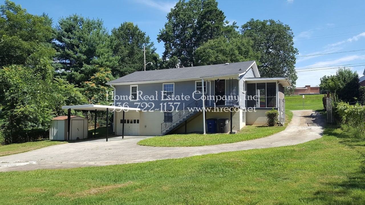 905 Haywood St - Photo 2 of 16