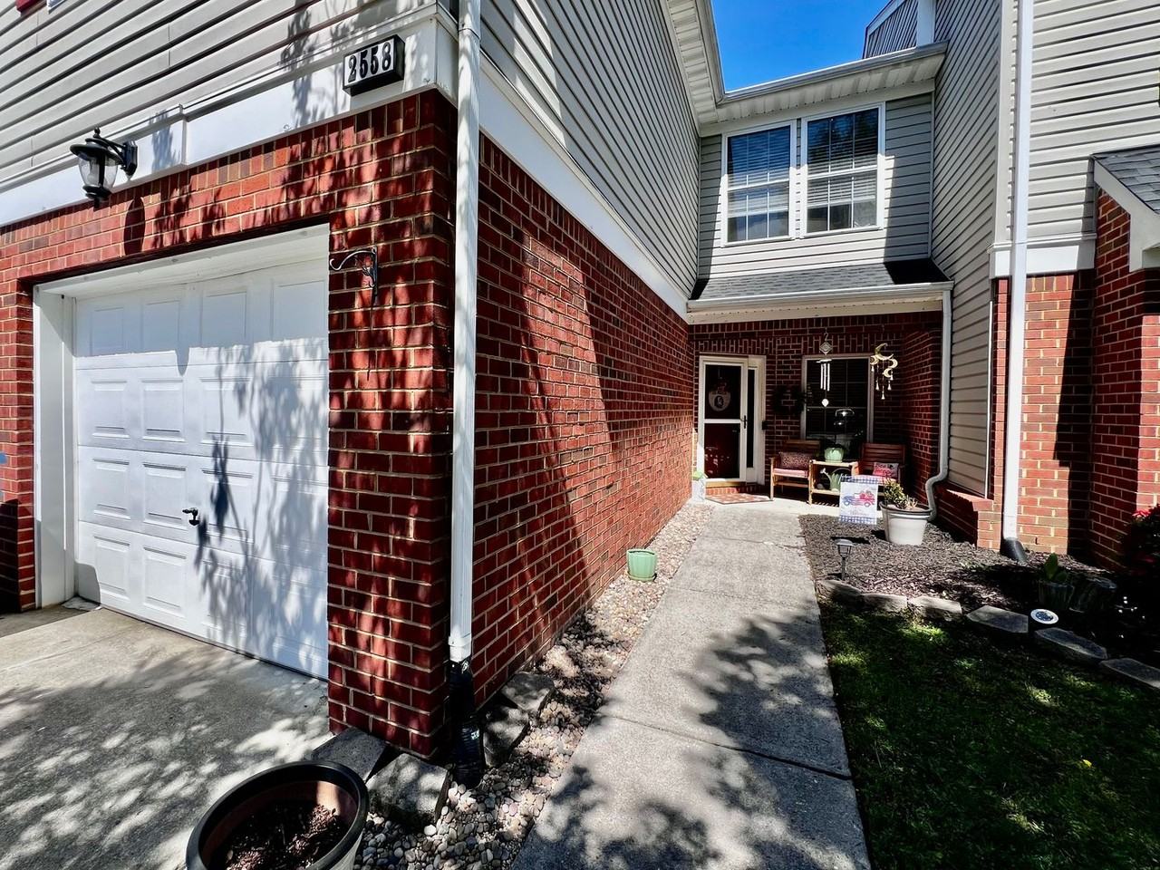 2558 Hartley St - Photo 2 of 36