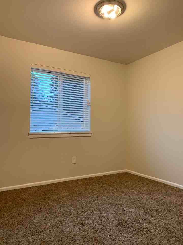 1860/1862 Trigg Rd - Photo 6 of 15