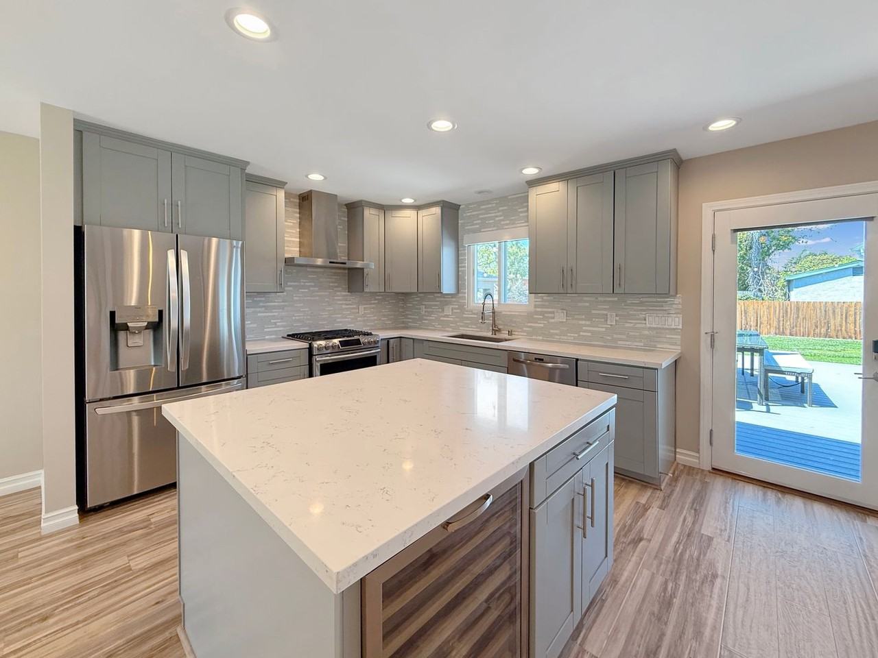 1324 Edgemont St - Photo 2 of 22