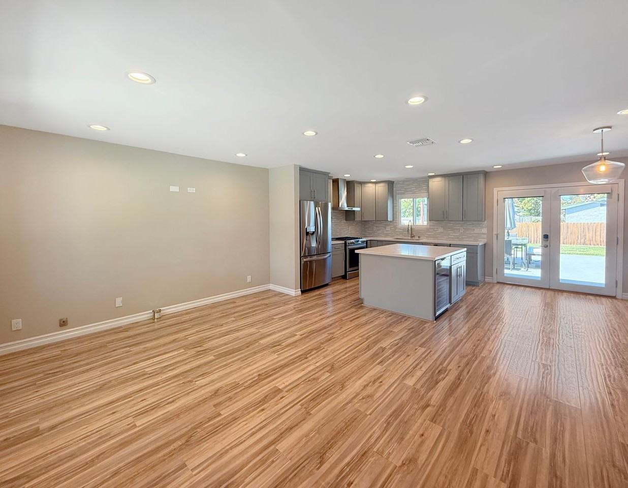 1324 Edgemont St - Photo 3 of 22