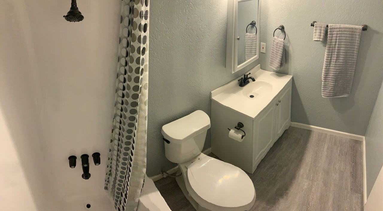 East 12th Townhomes and Apts - Photo 4 of 32