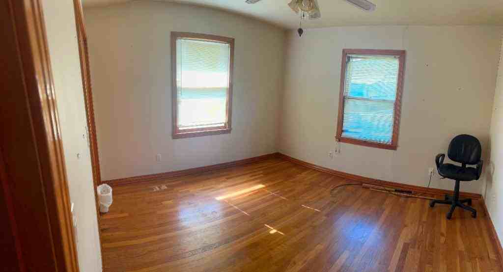 1706 N 15th St - Photo 3 of 8