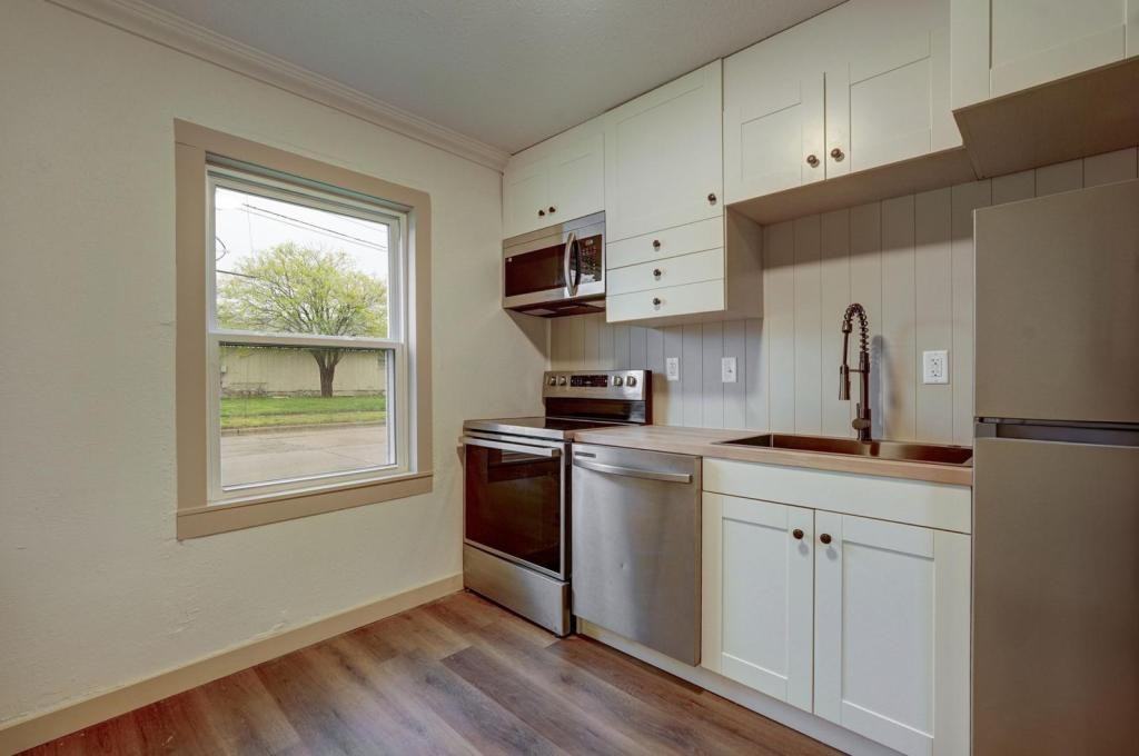 745 S Jefferson Ave - Photo 6 of 8