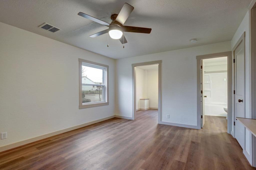 745 S Jefferson Ave - Photo 5 of 8