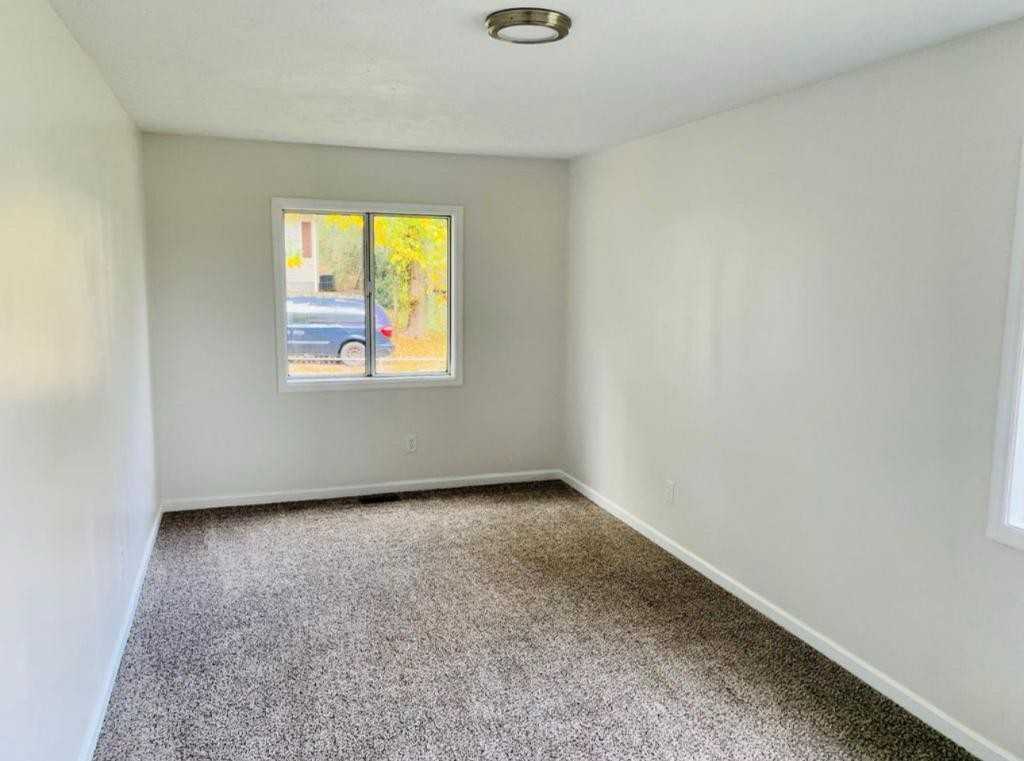 822 Belleaire Ave - Photo 2 of 7