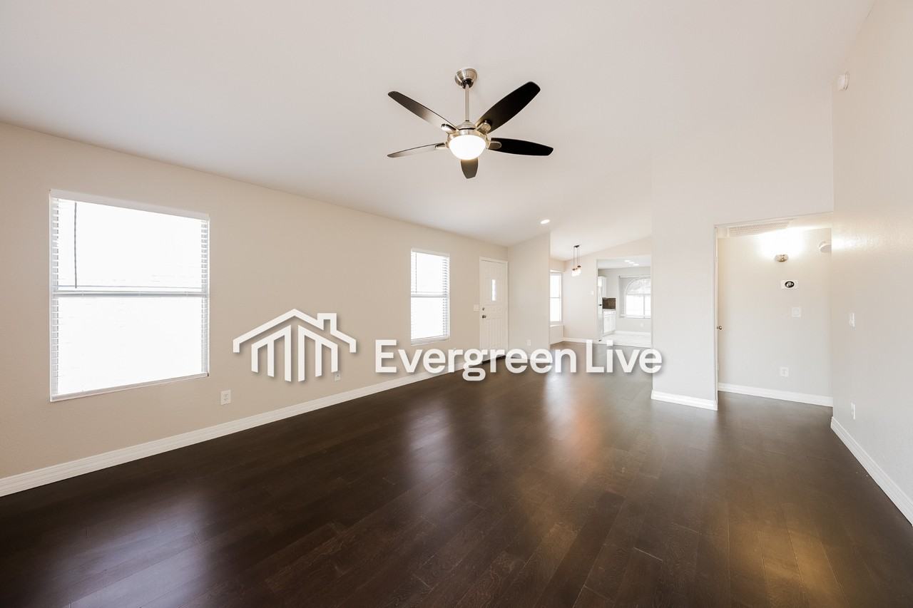 12010 N 79th Dr - Photo 4 of 20
