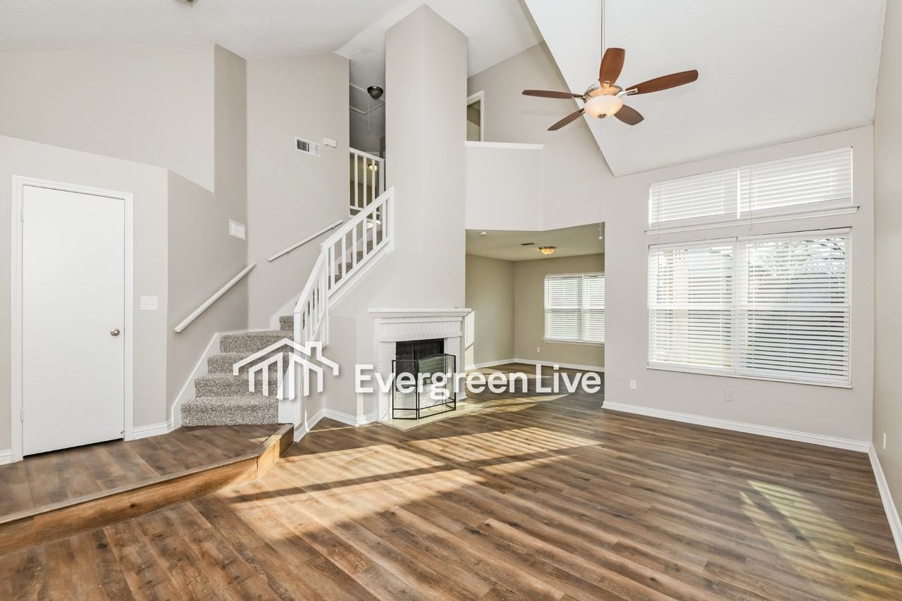2306 Bennington Dr - Photo 2 of 20