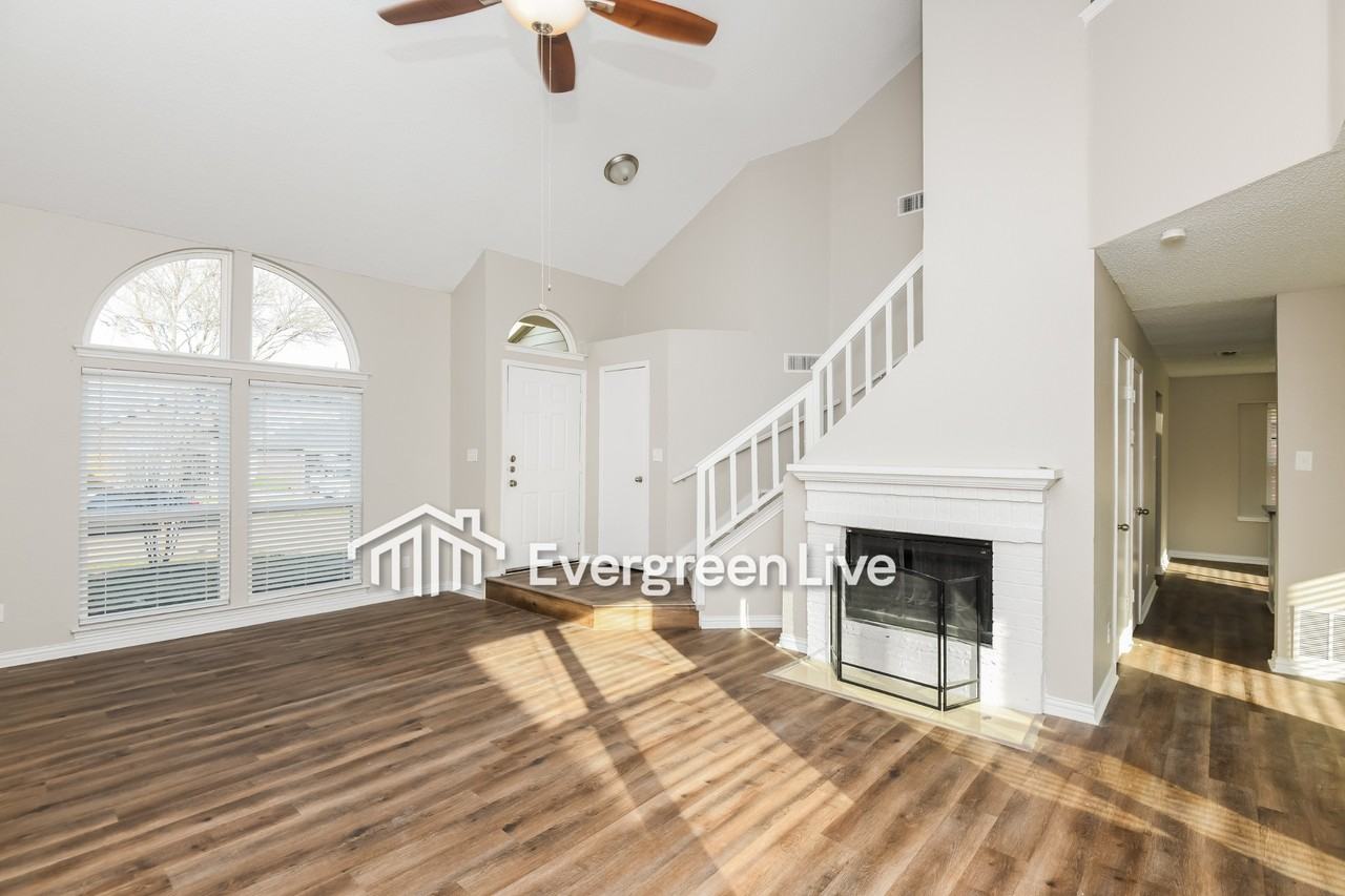 2306 Bennington Dr - Photo 3 of 20