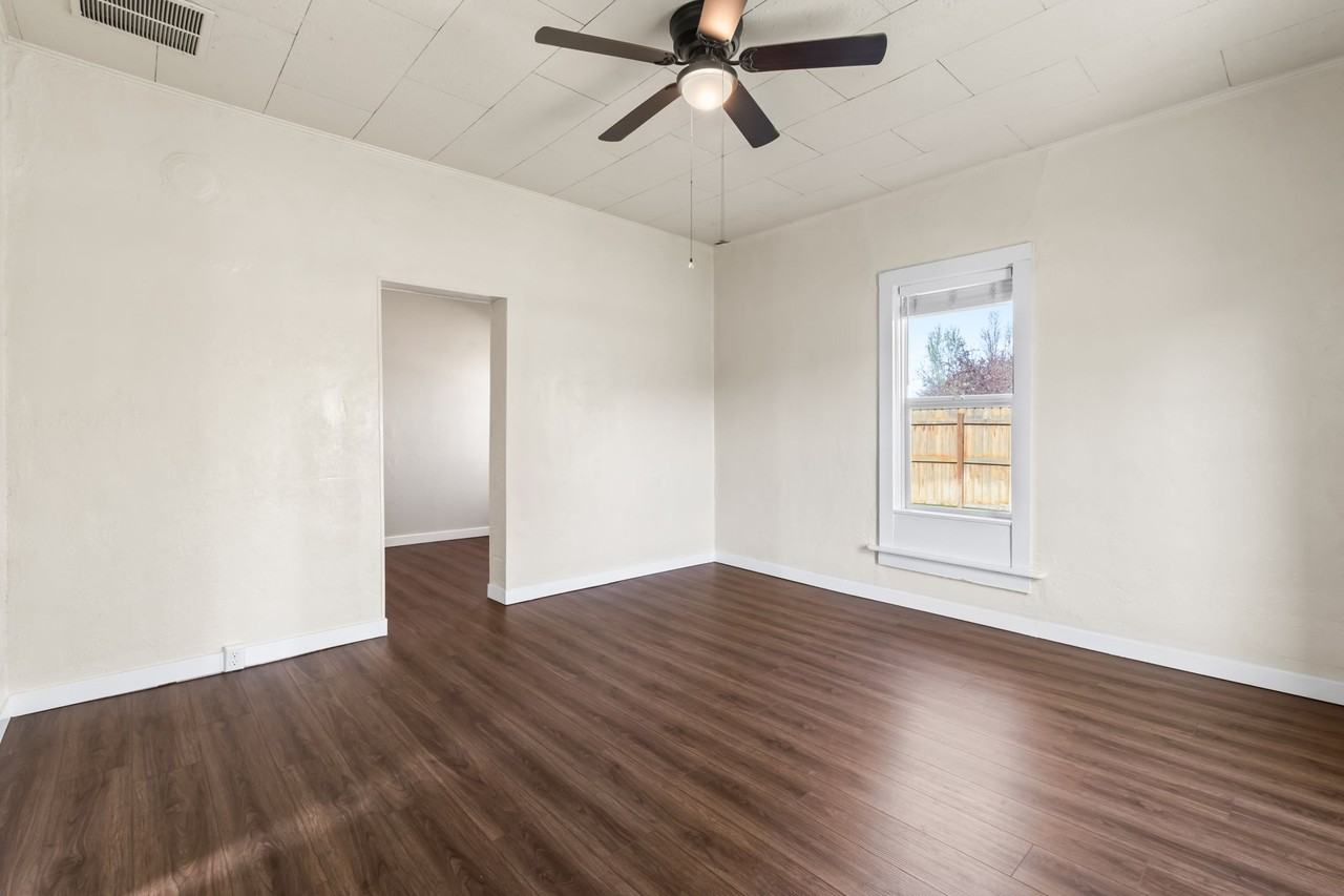 1003 2nd St N #1003-2nd - Photo 2 of 26