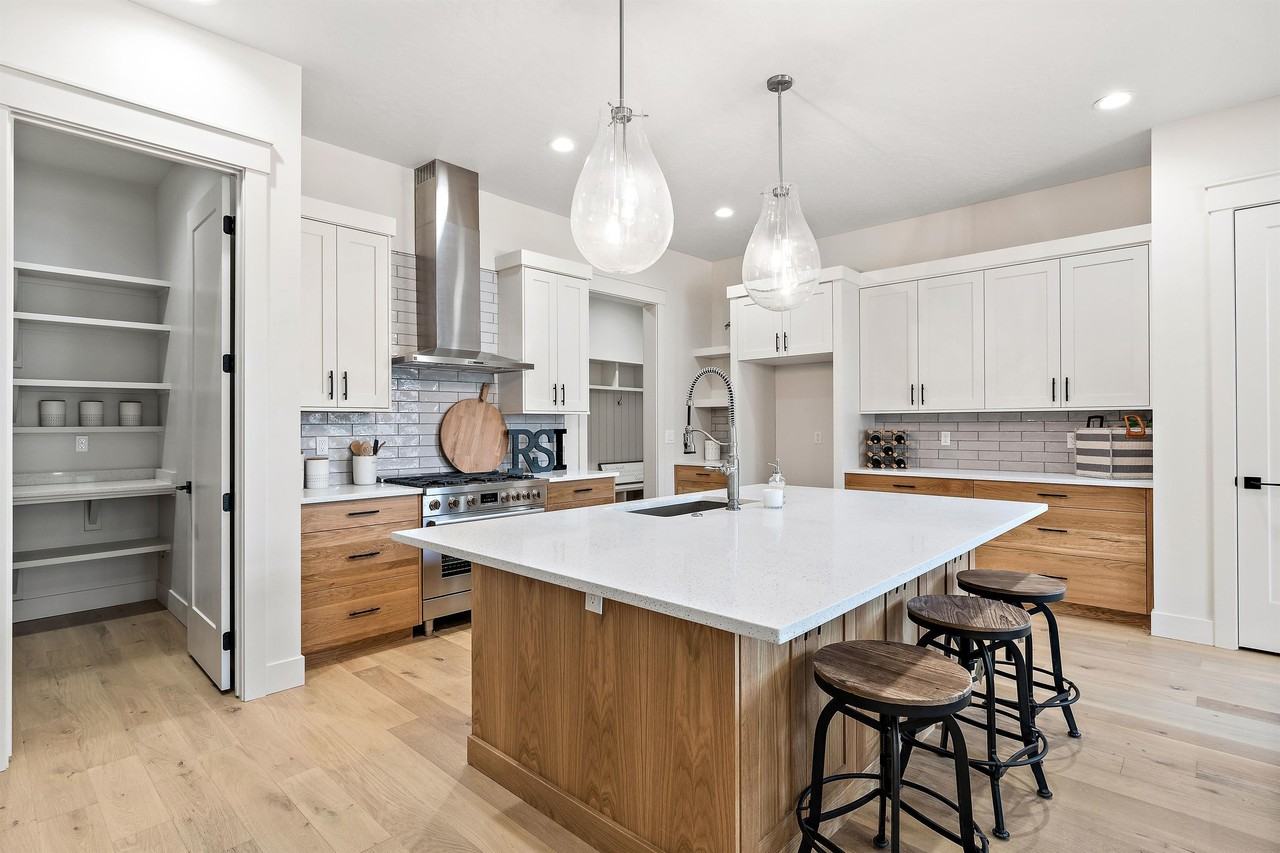 2530 W Iron Coop St #1 - Photo 6 of 34