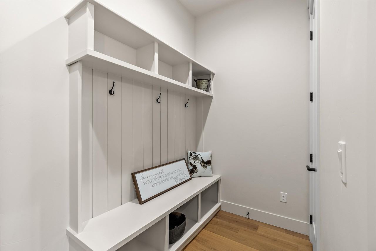 2530 W Iron Coop St #1 - Photo 5 of 31