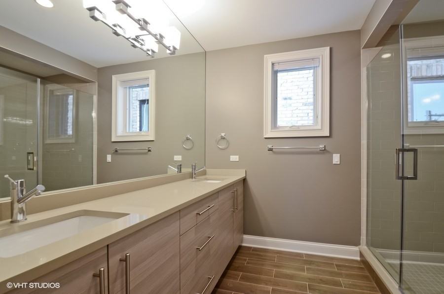 3749 N Sheffield Ave #4 - Photo 2 of 9