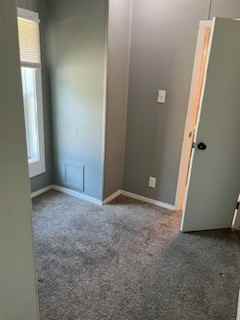 807 N Poplar St - Photo 2 of 16