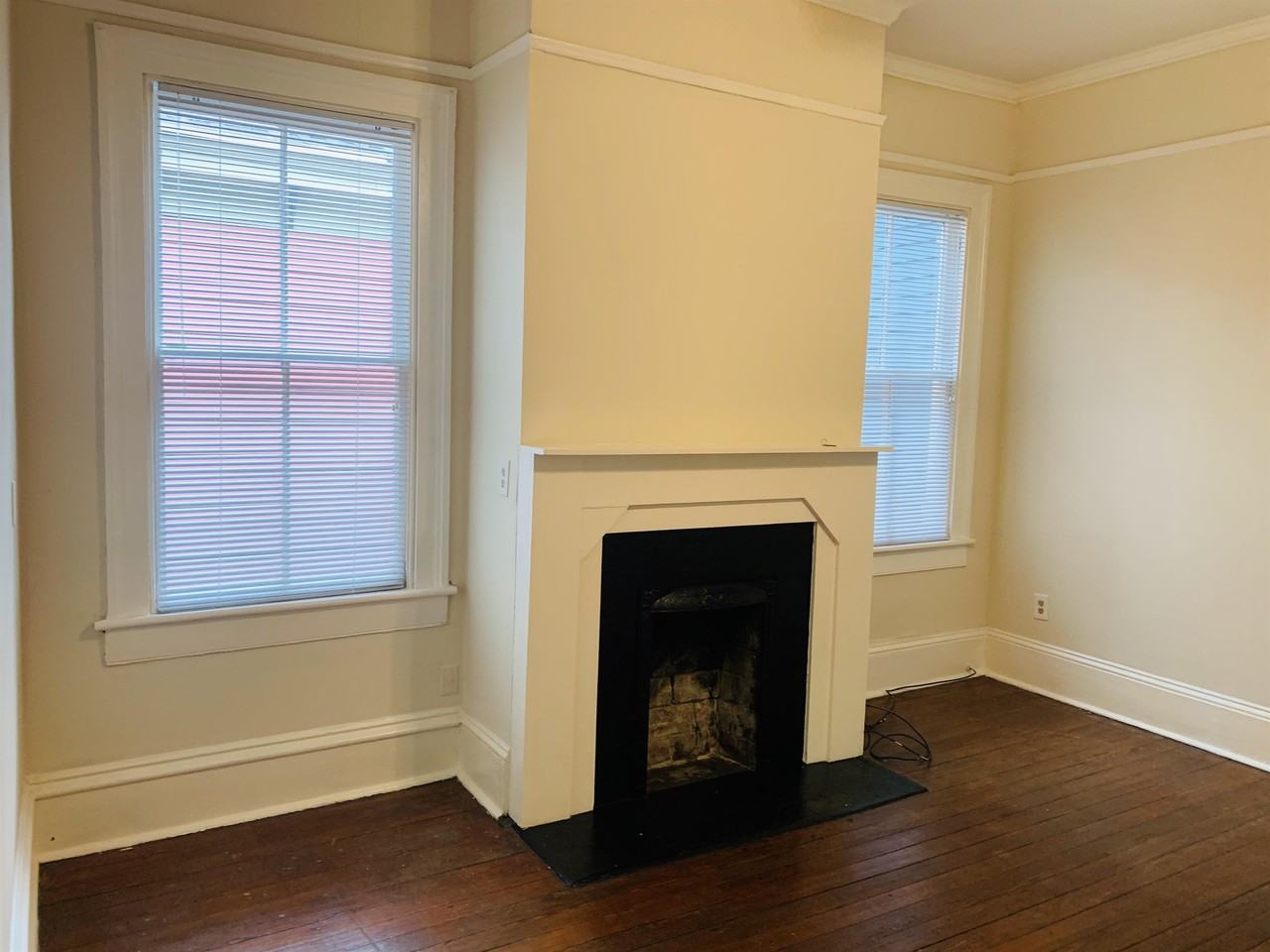 905 Montgomery St #905 - Photo 2 of 30