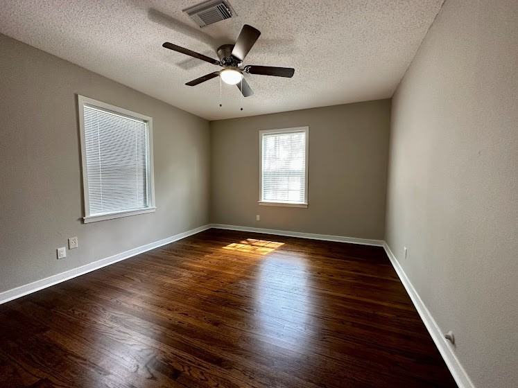 402 Del Norte St - Photo 7 of 12