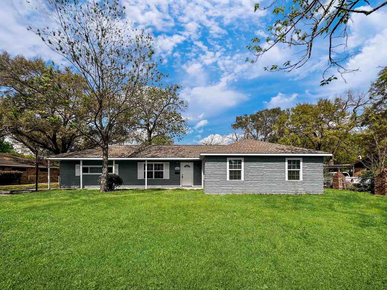 402 Del Norte St - Photo 7 of 12