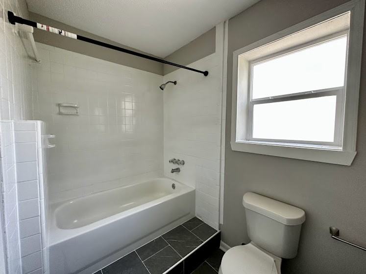 402 Del Norte St - Photo 4 of 12