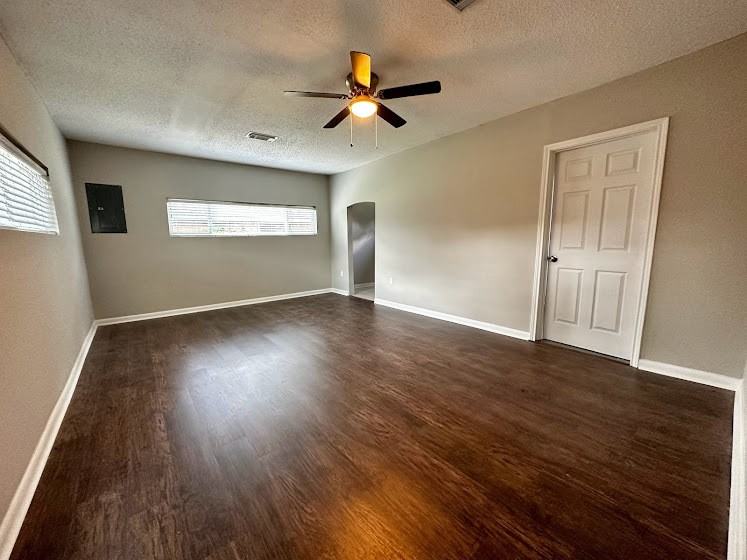 402 Del Norte St - Photo 6 of 12