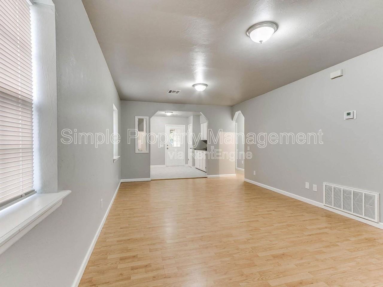 137 S Draper Ave - Photo 2 of 22