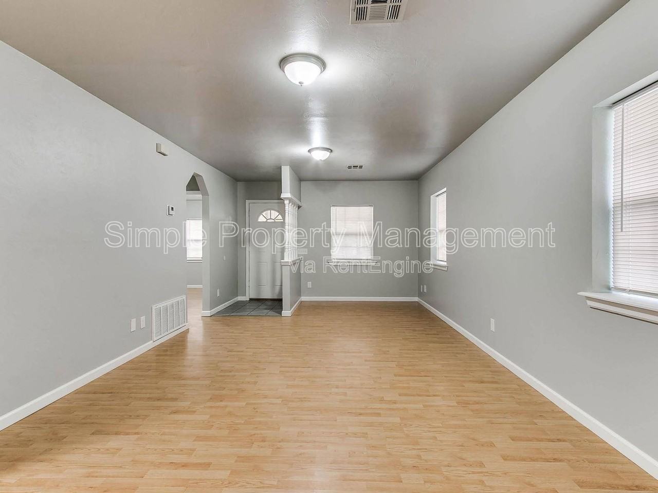 137 S Draper Ave - Photo 3 of 22