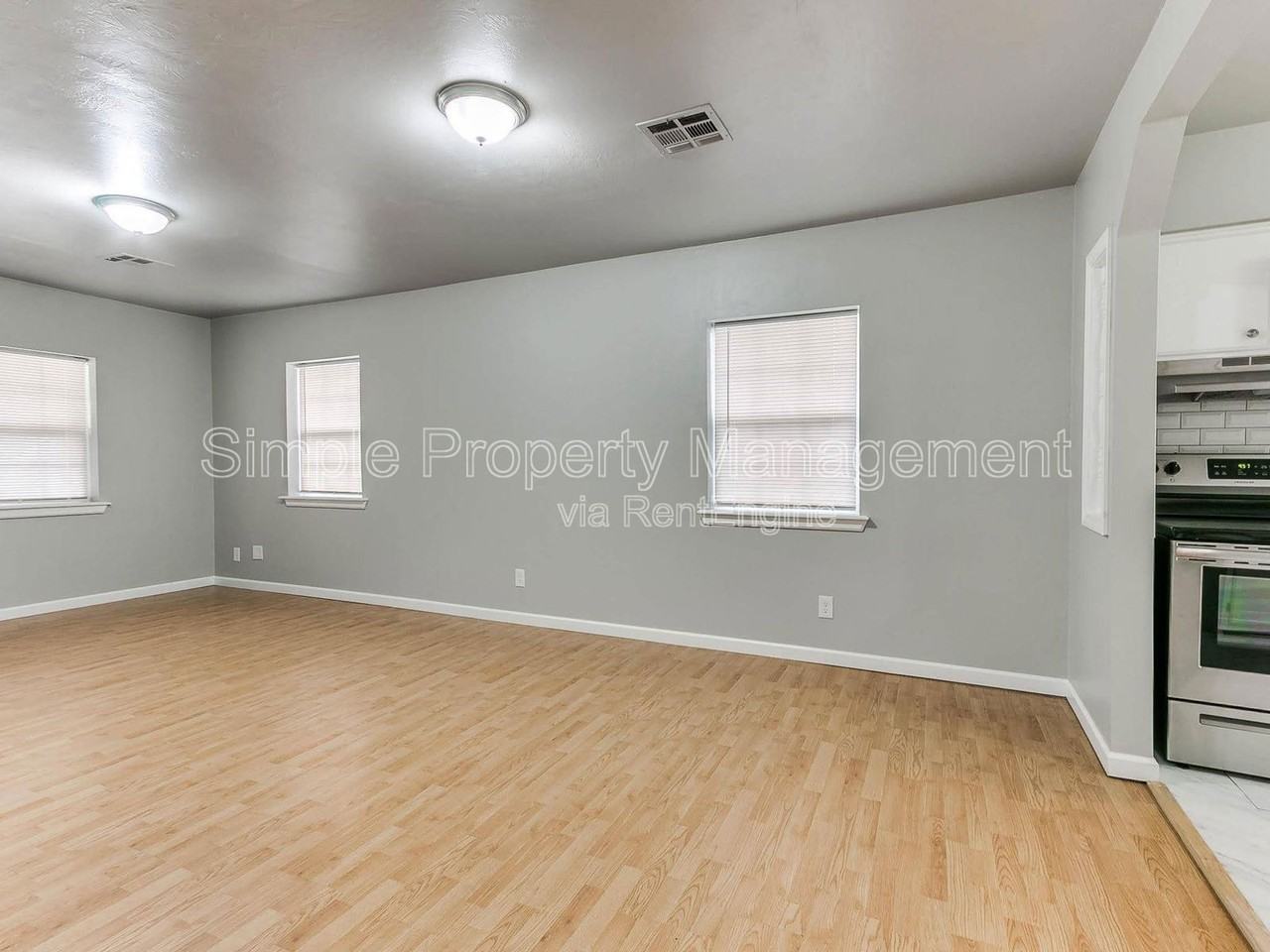 137 S Draper Ave - Photo 4 of 22