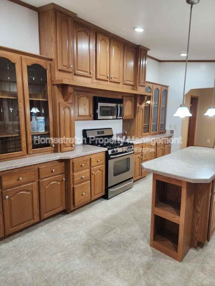 946 Quiet Point Rd - Photo 3 of 17