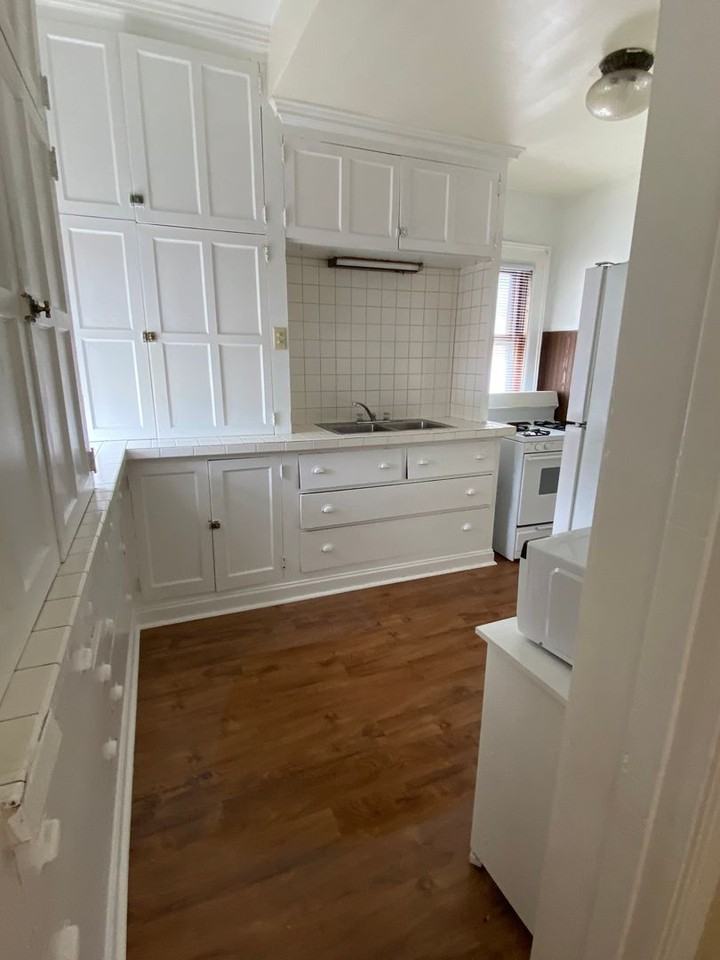 230 West 9th Street - Photo 2 of 13