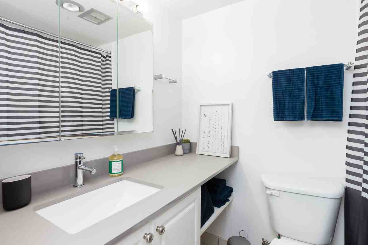 1920 Alberni Street - Photo 6 of 8