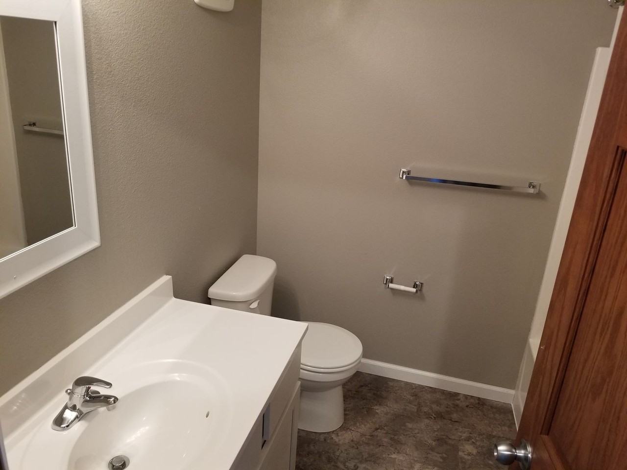 The Overlook Apartments - Photo 4 of 25