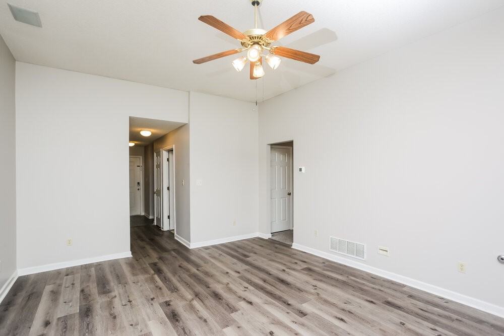 8459 Cross Point Dr - Photo 5 of 17