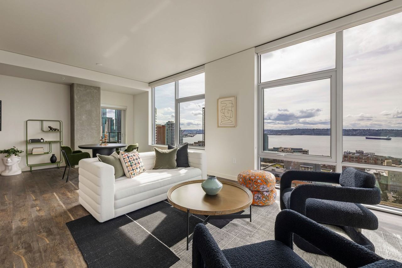 The Confidential - Photo 5 of 50