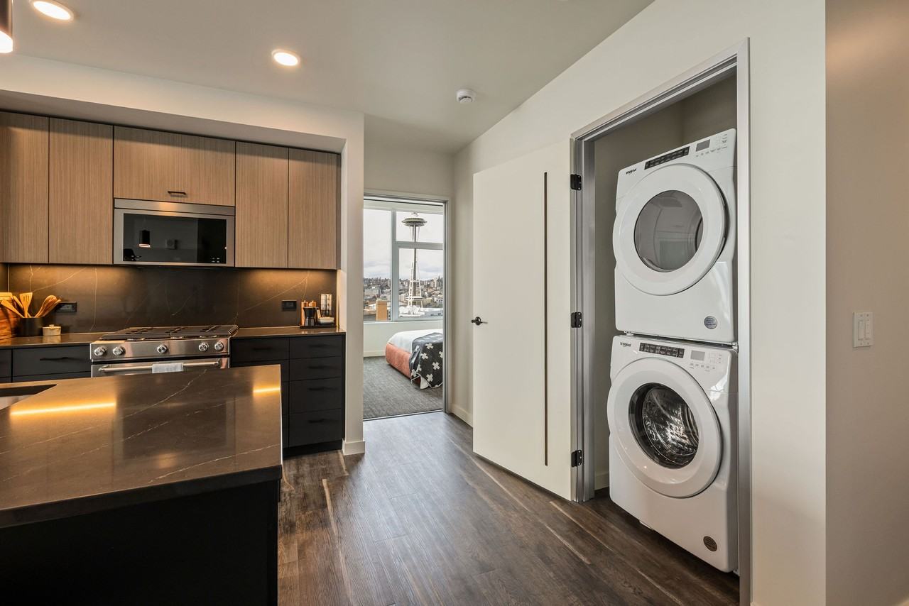 The Confidential - Photo 6 of 50