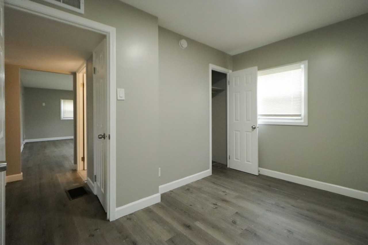 4089 Polk St - Photo 4 of 7