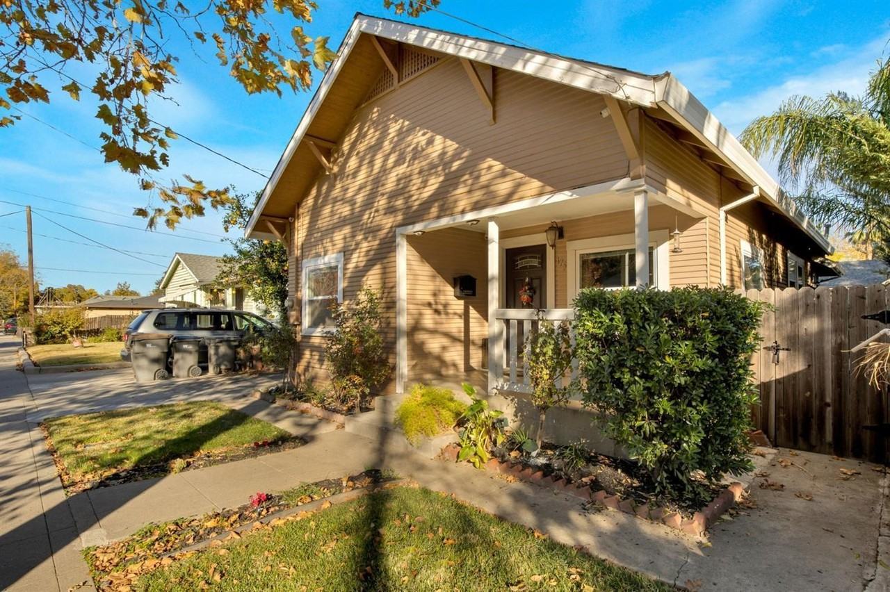 175 4th St - Photo 3 of 50