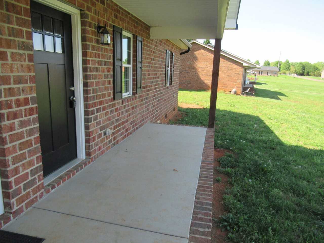 174 Glen Gar Dr - Photo 3 of 18