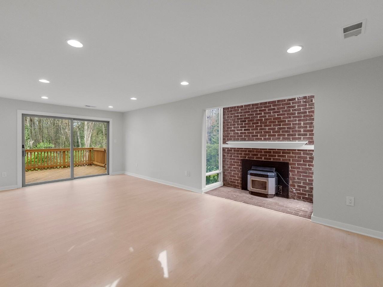 2852 Cedarest Rd - Photo 4 of 41