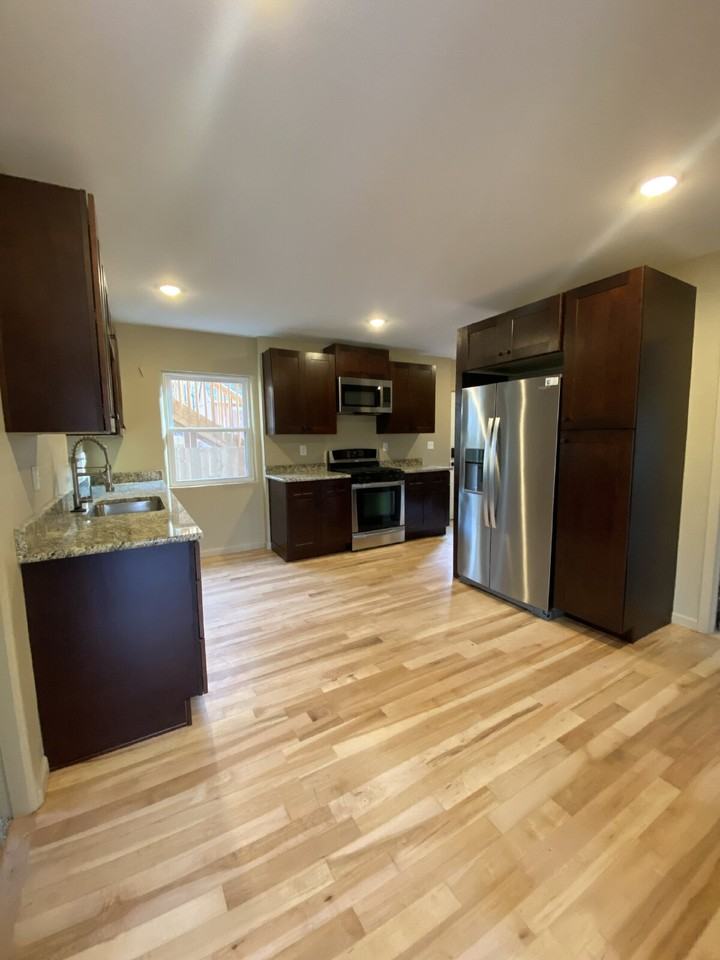 701 Prospect Pl - Photo 5 of 20