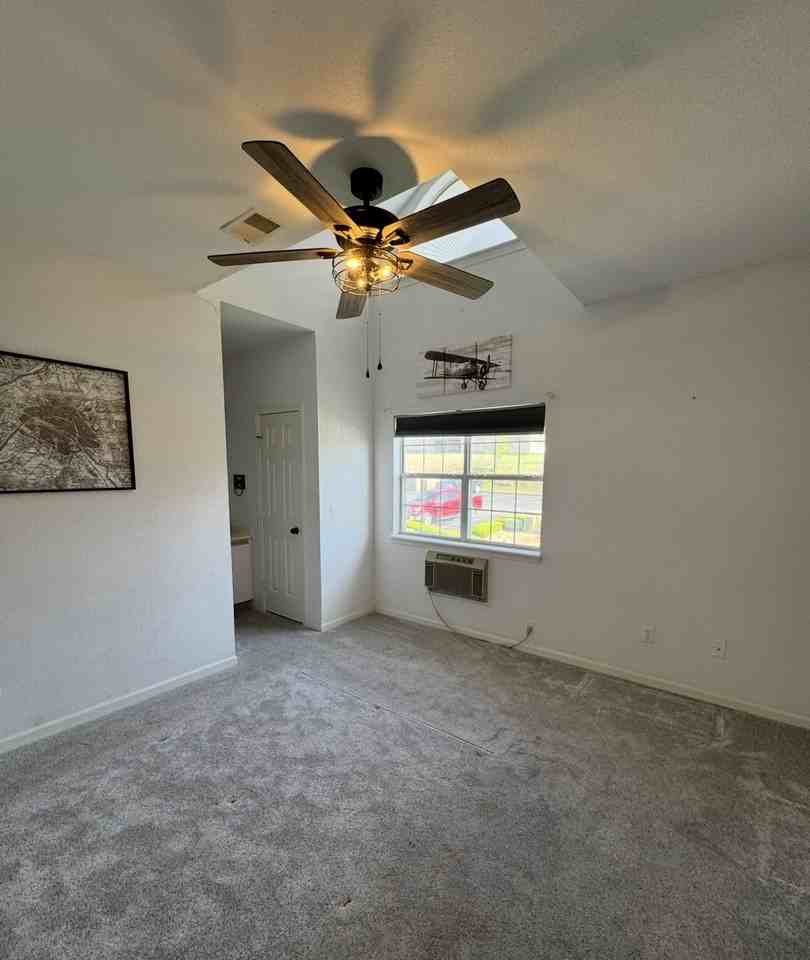 813 Holiday Rdg #H12 - Photo 4 of 28