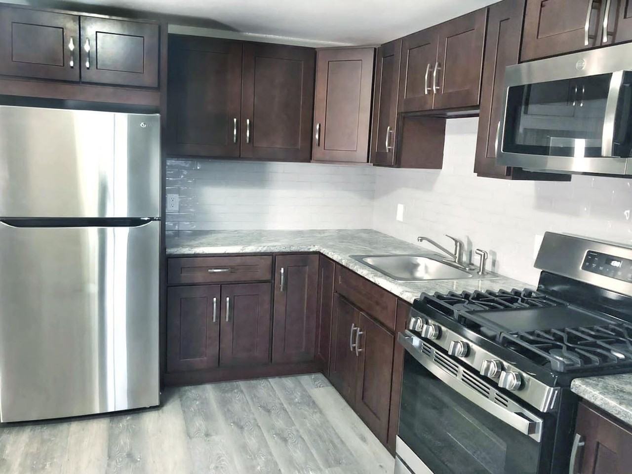 Oakland Heights Apartments - Photo 3 of 44