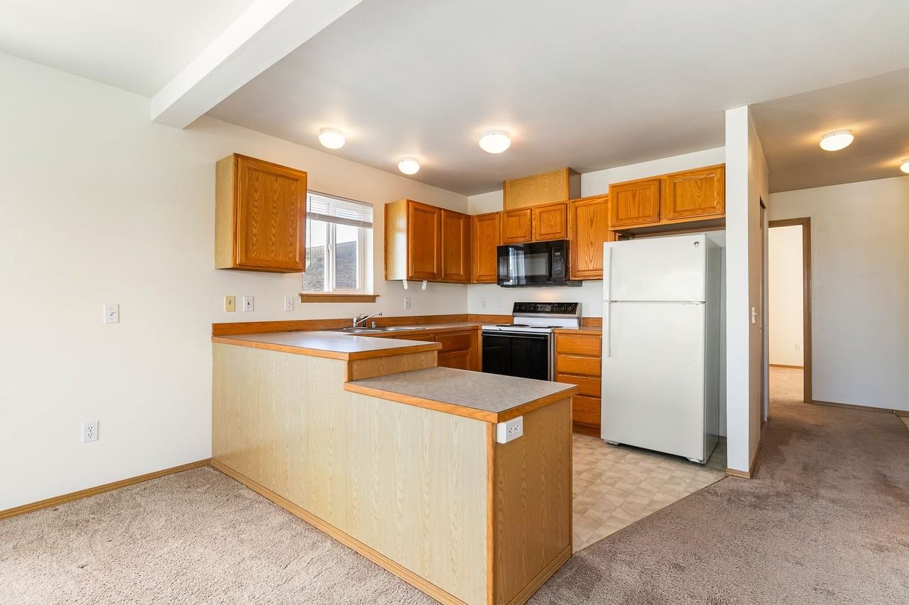 617 North State Street Apartments - Photo 6 of 32