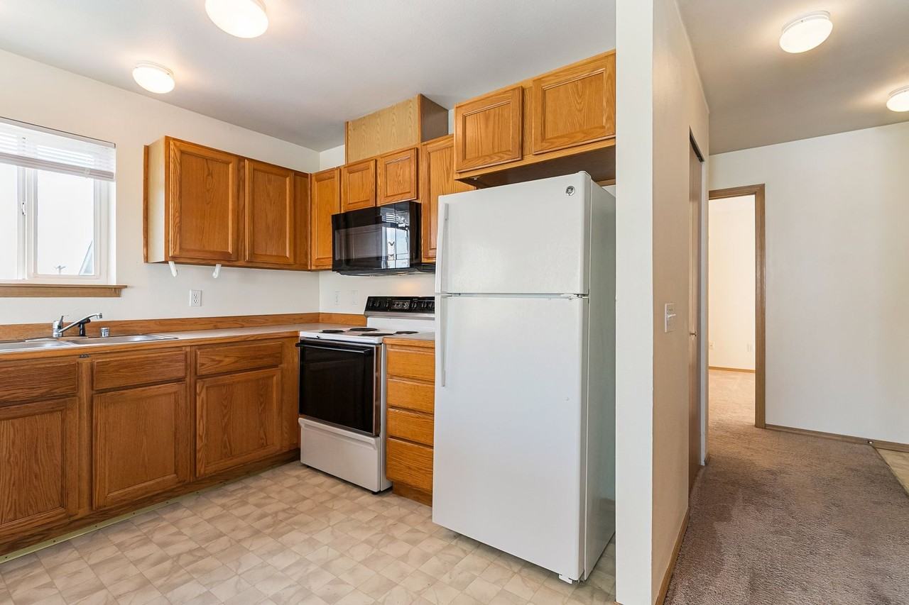 617 North State Street Apartments - Photo 7 of 32