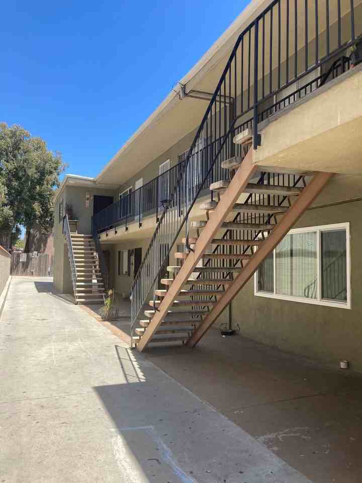 Obispo 1424 - Photo 2 of 2