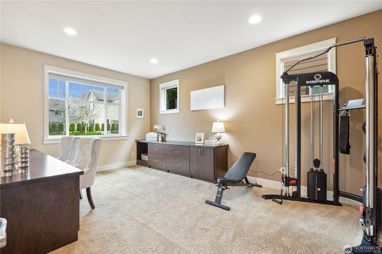 10719 Elliston Way Ne - Photo 3 of 29