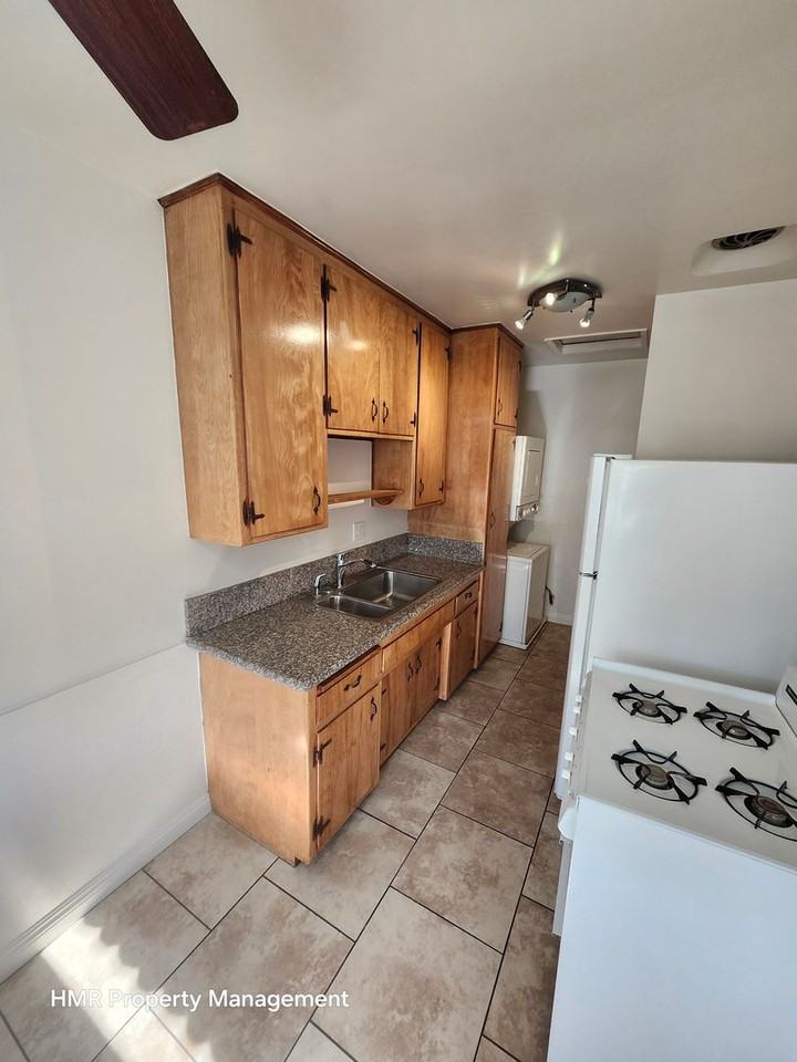 523 1/2 San Francisco Ave - Photo 7 of 22