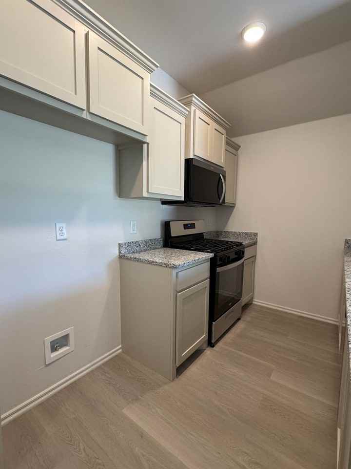 1815 Sw Jefferson Ave - Photo 3 of 10