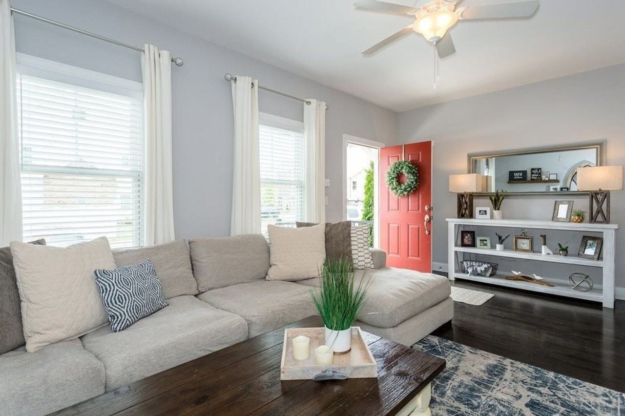 344 Sapphire Dr - Photo 2 of 33
